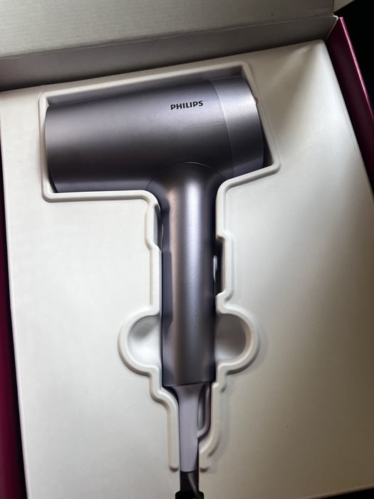 Фен Philips BHD720/10 series 7000