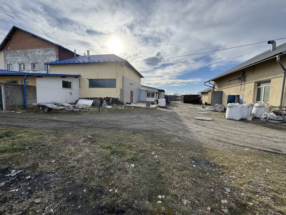 Продається комплекс промислових приміщень