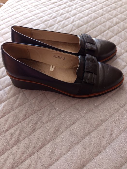 Czarne buty rozmiar 39