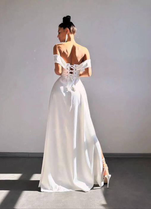 Вечірня сукня...