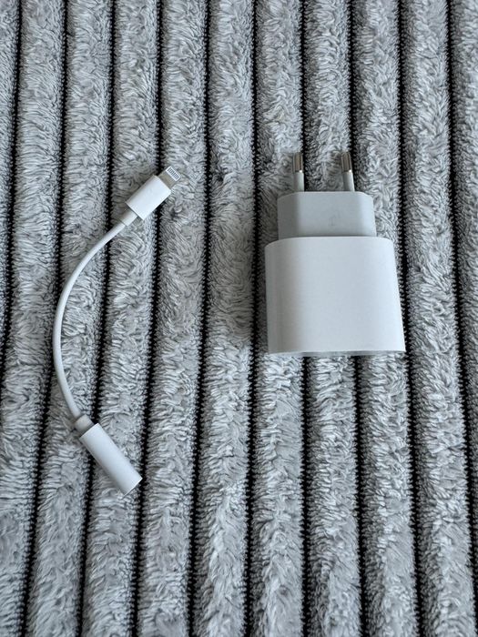 iPhone kostka "ładowarka"