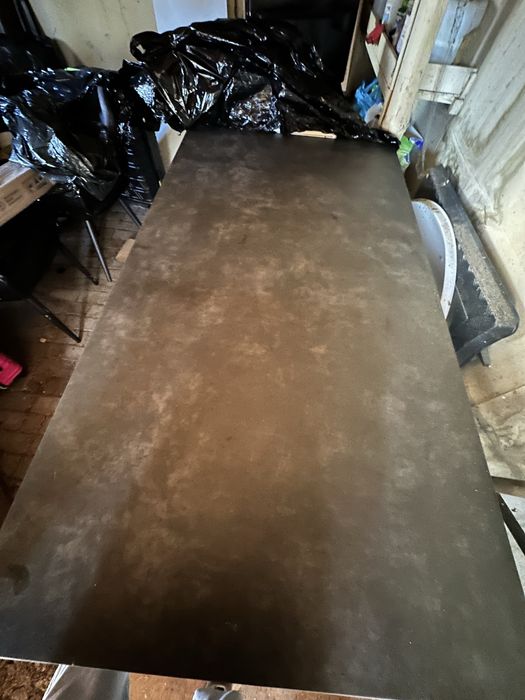 Stol nowoczesny solidny