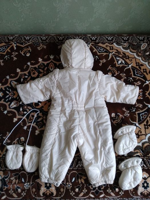 Продам зимний комбинезон для девочки Pilguni Польша.