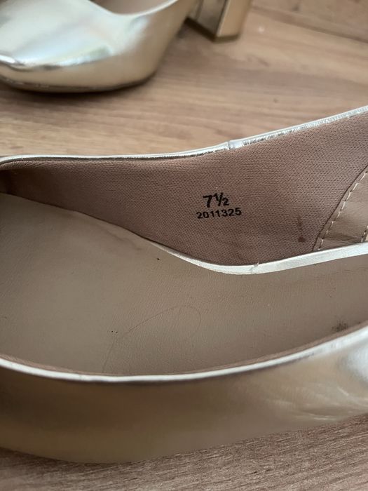 Туфлі на широку ногу золоті M&S