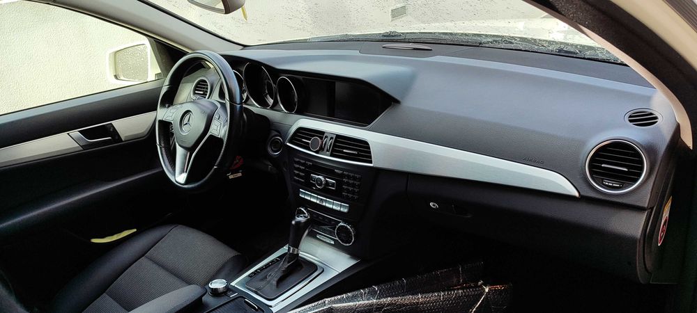 Vendo Carrinha Mercedes C220 170 Cv Automática em bom estado