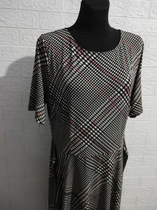 Sukienka  krata elastyczna koktajlowa jesień  rozmiar 44 cena 35 zł