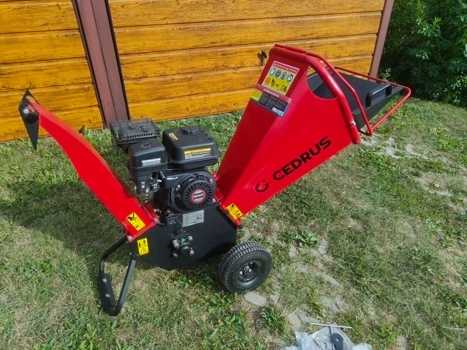 Rozdrabniacz do gałęzi rębak spalinowy CEDRUS RB02 LONCIN 196CM3 10CM 6,5KM