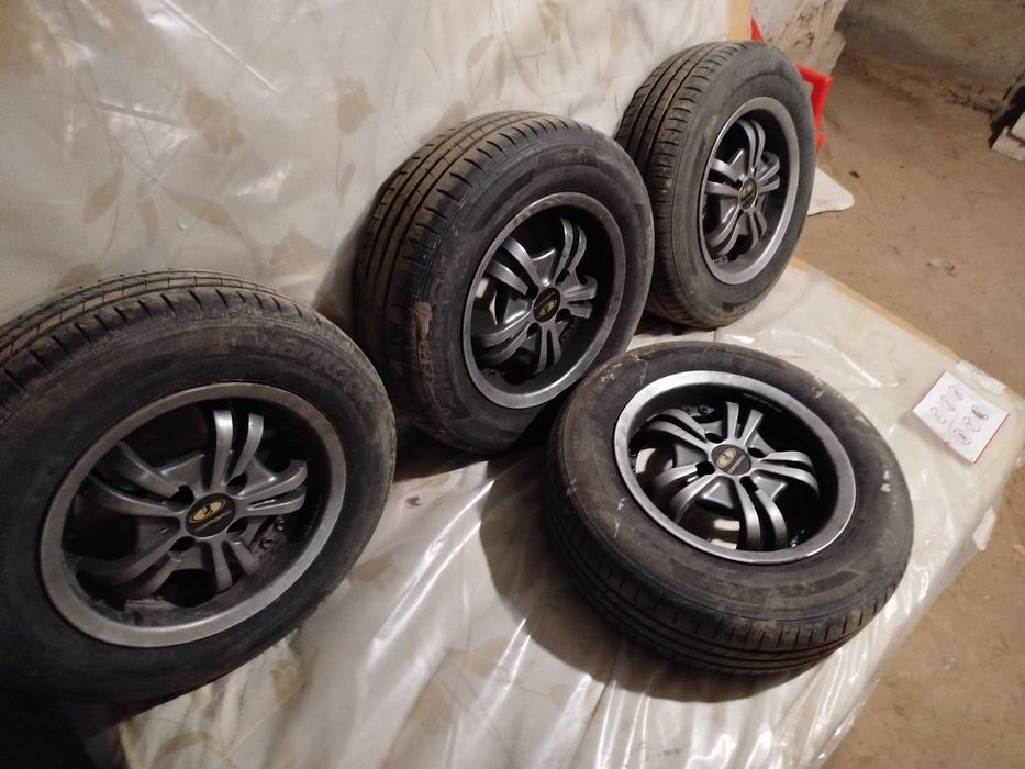 Диски з шинами Hankook 175/70/13