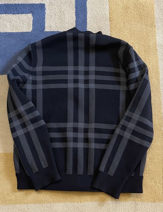Casaco Burberry Preto acolchoado L – muito bom estado
