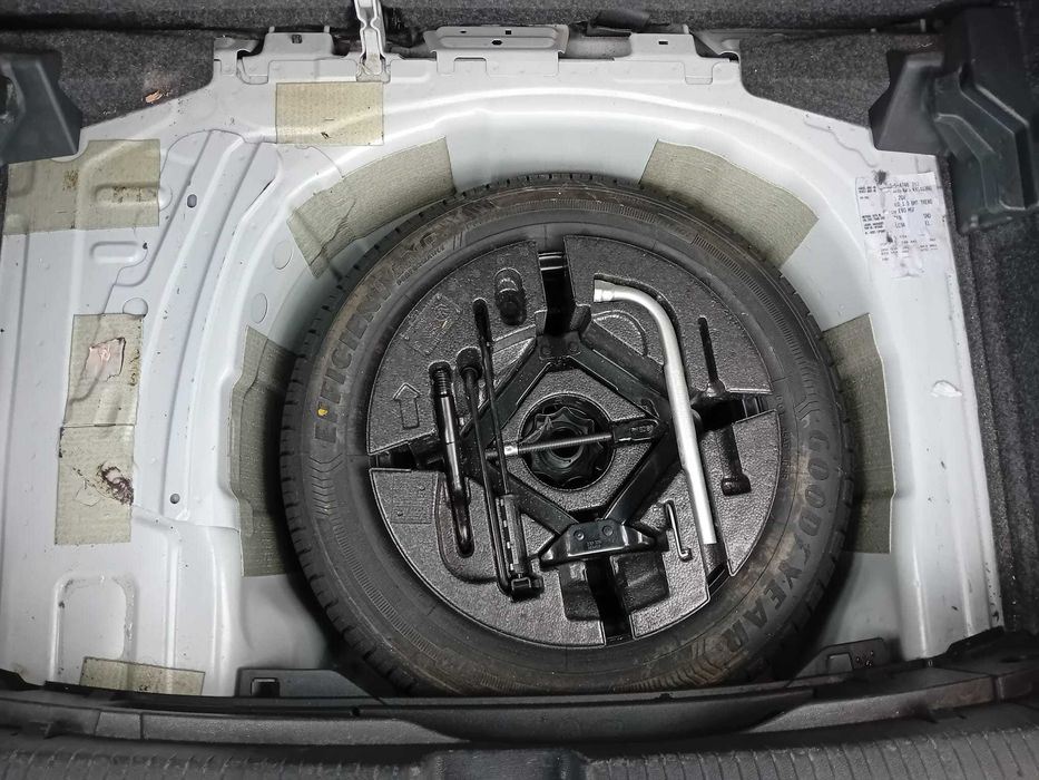 VW Polo 1.0 - Nacional ( pequeno sinistro )