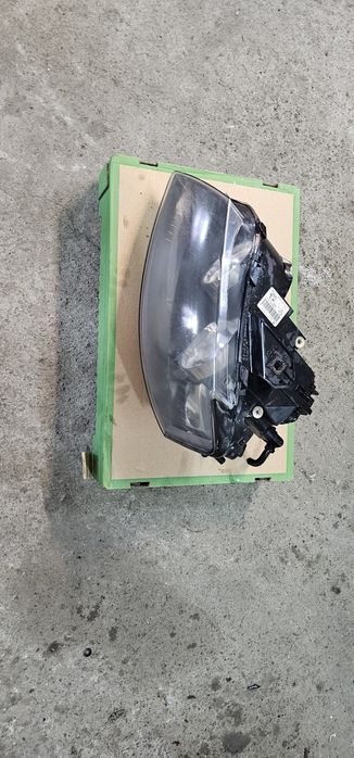 Lampa lewa przód audi a3 sportback 2007r orginał