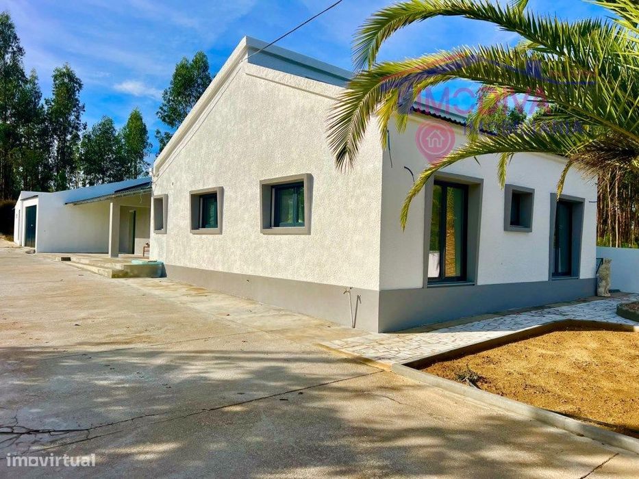 Moradia T4 rés do chão com jardim em Vila Facaia