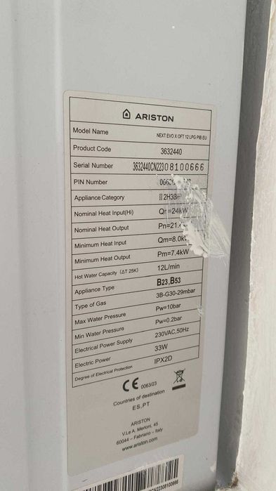 Esquentador a gás ventilado ARISTON NEXT EVO X OFT 12L Novo