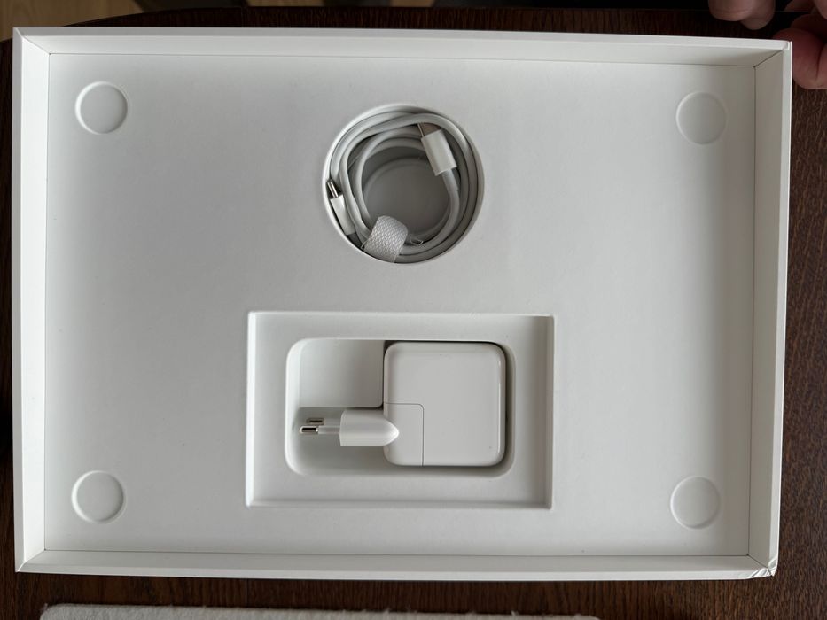 MacBook Air 13"/ M1/256GB/8GB/Space Gray/Oklejony folią/Gdańsk