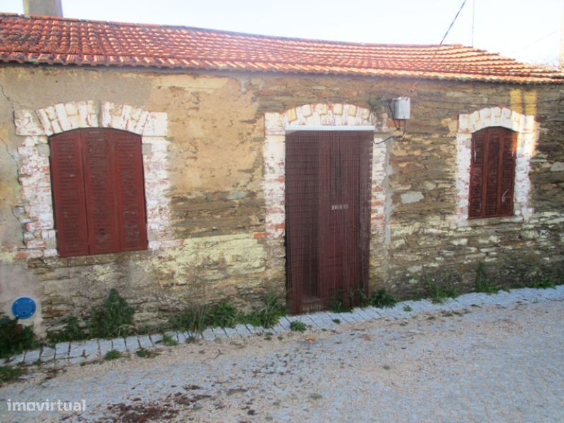Moradia V2 — Sarzedas, Castelo Branco