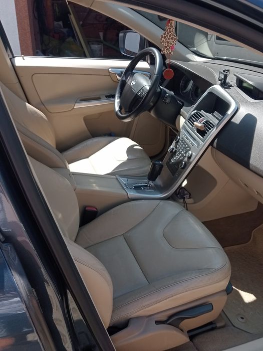 Volvo XC60 2.4 D5 AWD 2009 rok