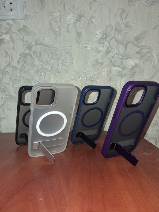 Чехол на iPhone 13