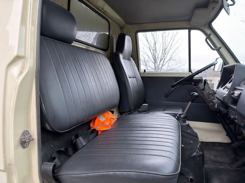 Toyota Dyna 150 Em Estado de Nova