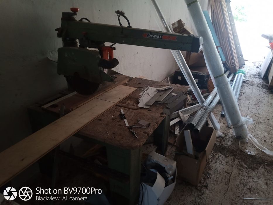 Maquina de Corte DeWalt Radial Arm - Trifásico