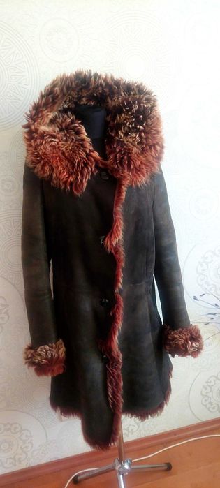 Теплая,натуральная дубленка( коза).