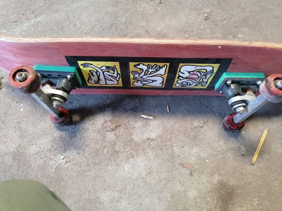 Skate de madeira usado