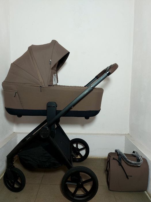 Коляска CARRELLO ULTRA новий колір 2026 року