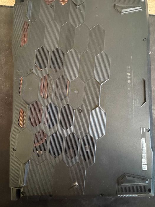 Laptop MSI KATANA 17 B12V i7 oraz RTX4050 z systemem Windows 11 Home