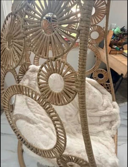 Baloiço Suspenso em Rattan  Estilo Boho  Com Base e Almofada Ajustável na altura