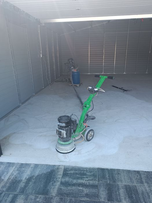 Obniżanie poziomu posadzek podłogi frezowanie betonu wylewki szlifowan