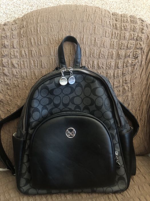 Рюкзаки на дівчинку