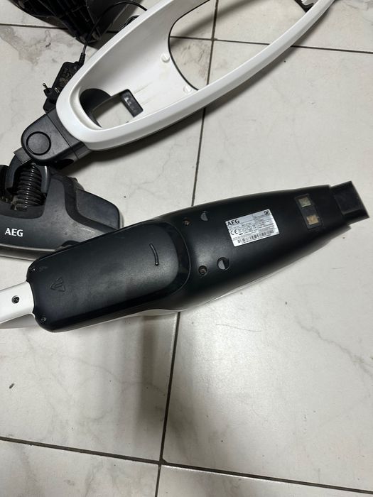 Вертикальный пылесос AEG/Electrolux. Аккумуляторный