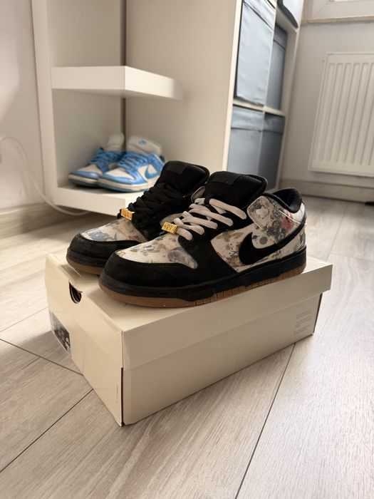 Nike SB Dunk Low x Supreme