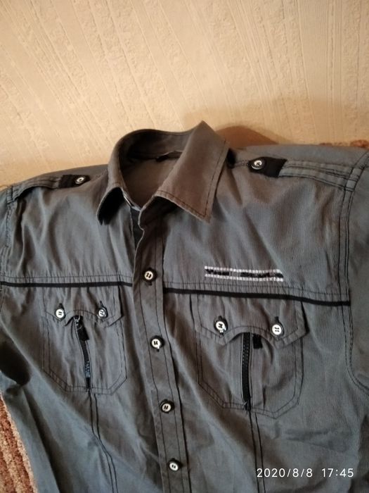 Остались  только две мужские рубашки по низкой цене