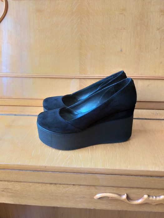 Шкіряні туфлі на високій платформі