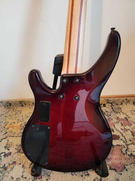 Yamaha TRBX605FM Dark Red Burst - Baixo 5 cordas