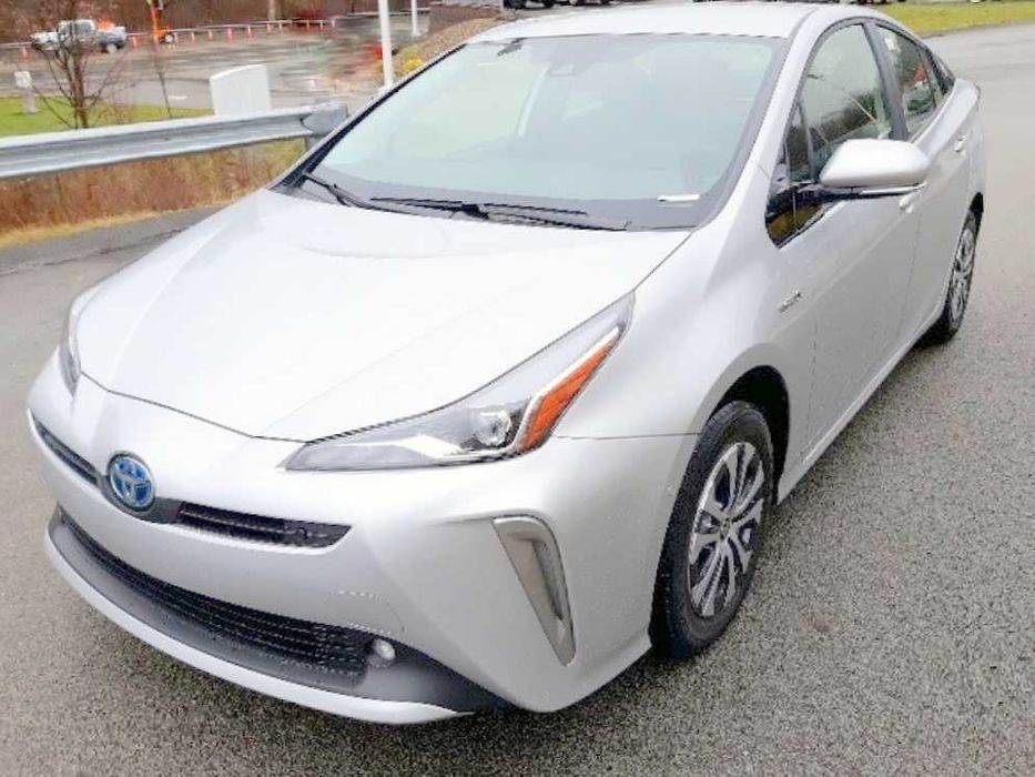 Prius 1.8L 2020 серый: кузов и двигатель - целые, не на ходу. Срочно
