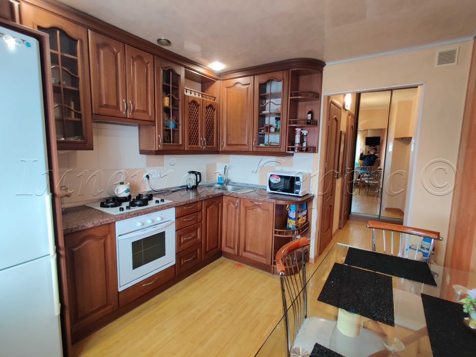 Сдам 2 комнатную с ремонтом на песках