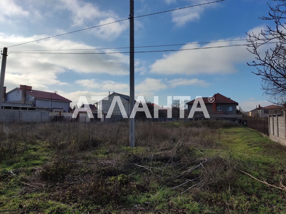 Угловой участок в застроенном районе. Рядом дома. Фонтанка, Тенистая