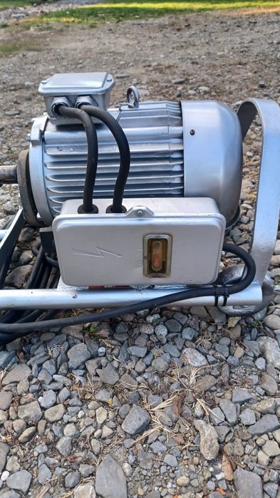 Silnik siłowy  elektryczny