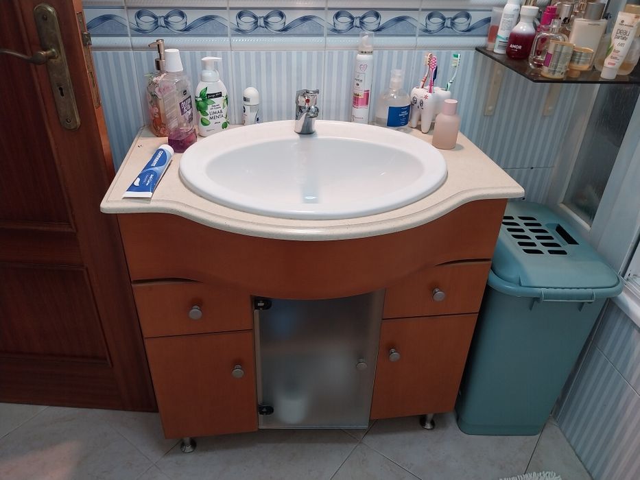 Móveis de casa banho com espelhos