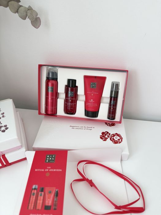 Жіночий подарунковий набір Рітуалс Rituals Sakura Ayurveda Yozakura