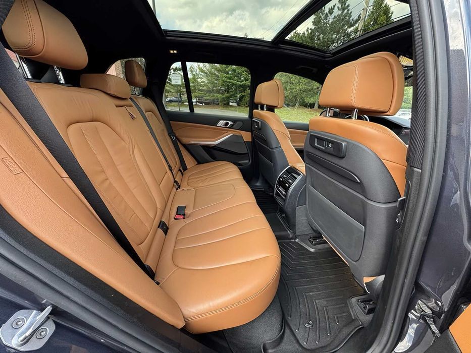 BMW X5 xDrive50i      2019