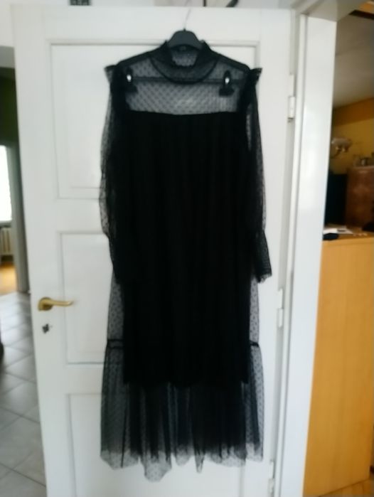 Sukienka czarna długa