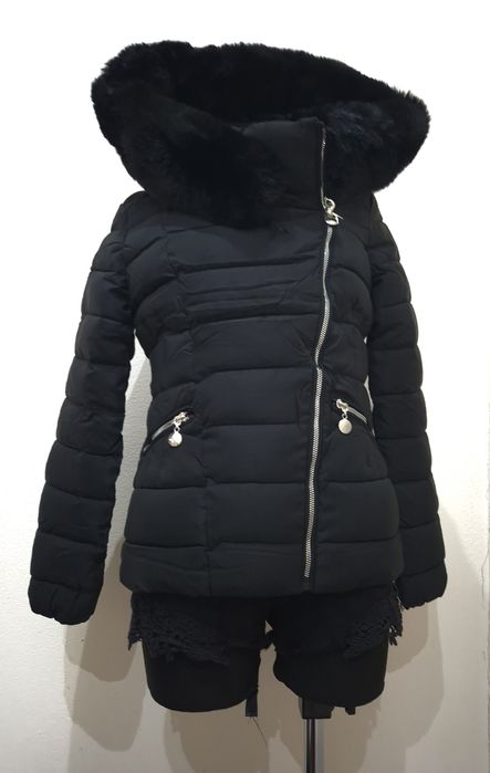 Kurtka puchowa czarna ocieplana srebrny zamek kaptur futerko S