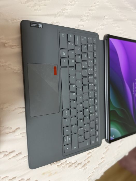 Tablet LENOVO (12’’ - 12GB -256GB) cinzento + pen + teclado