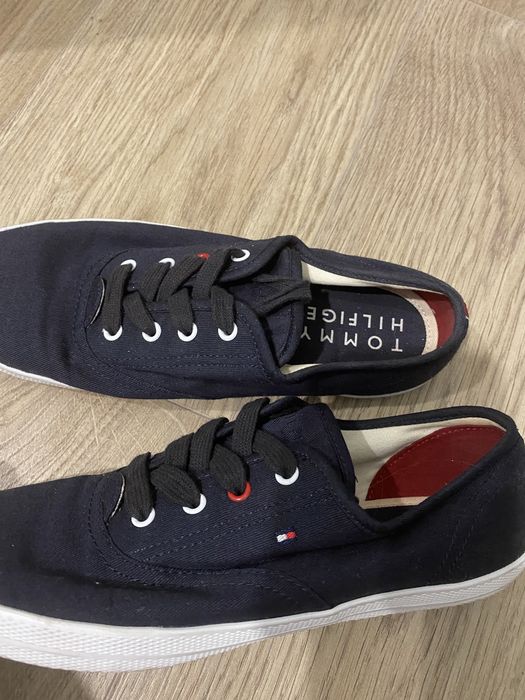 Granatowe trampki tenisówki 38 tommy hilfiger