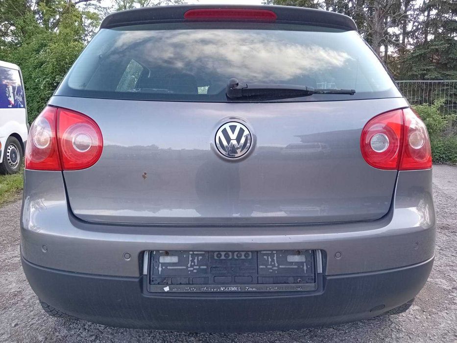 VW Golf 5 1.6 MPI безаварійний