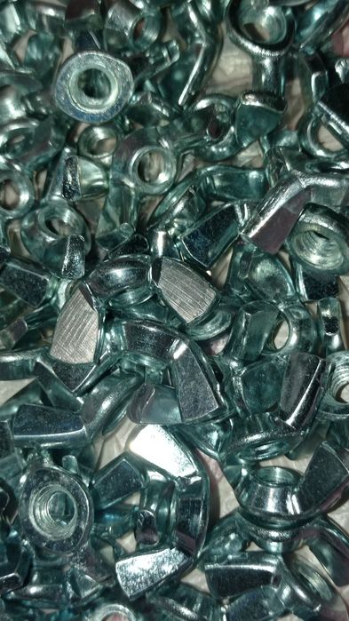 Болт 6мм с гайкой (барашек) и шайбой..