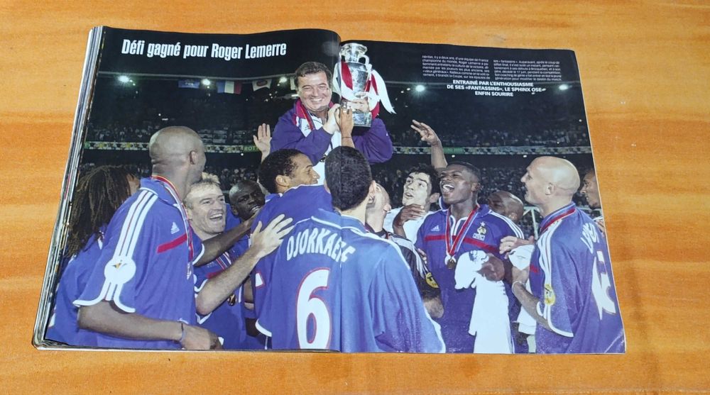 Revista Futebol Paris História e Fotos Vitória Histórica no Euro 2000
