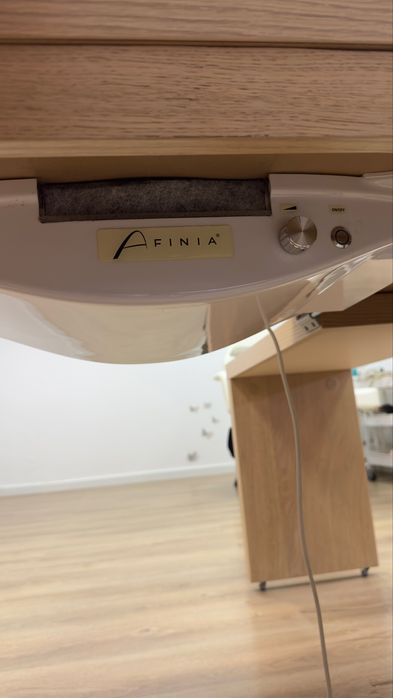 Secretaia com aspirador Afinia